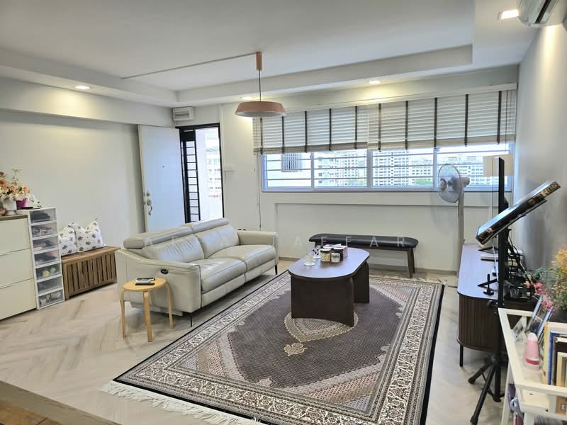 879 Tampines Avenue 8, 879 Tampines Avenue 8, 3 Bedrooms, 1,109 sqft, HDB Flat For Sale, by Affa Jaffar, 500113134 - Living Room - PropertyGuru.com.sg