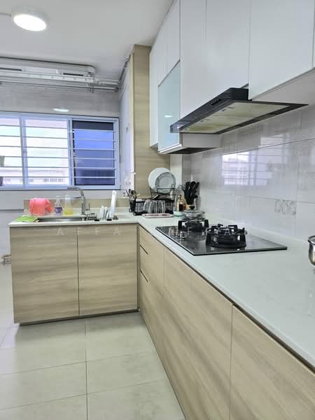879 Tampines Avenue 8, 879 Tampines Avenue 8, 3 Bedrooms, 1,109 sqft, HDB Flat For Sale, by Affa Jaffar, 500113134 - Kitchen - PropertyGuru.com.sg