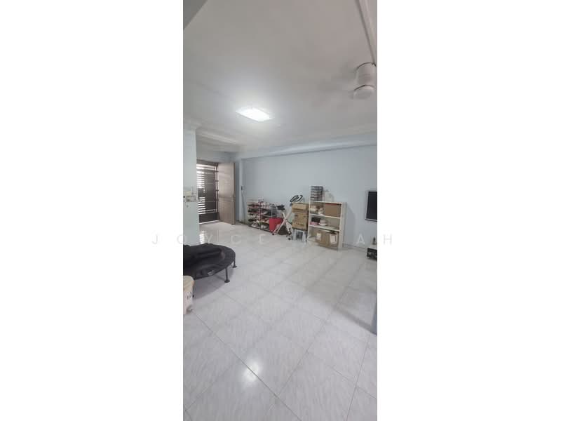 701 Woodlands Drive 40, 701 Woodlands Drive 40, 3 Bedrooms, 1,076 sqft, HDB Flat For Sale, by Joyce Kuah, 500113135 - Living Room - PropertyGuru.com.sg