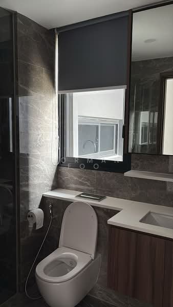 Lentor Modern, Lentor Central, 3 Bedrooms, 976 sqft, Condominium For Rent, by Norman Foo, 500113137 - Bathroom - PropertyGuru.com.sg