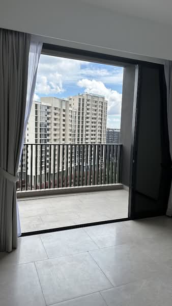 Lentor Modern, 7 Lentor Central, 4 Bedrooms, 980 sqft, Condominium For Rent, by Doreen Heng, 500113146 - Balcony - PropertyGuru.com.sg