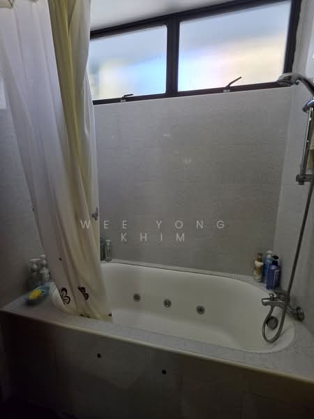 Mandarin Gardens, 3 Siglap Road, 3 Bedrooms, 1,787 sqft, Condominium For Sale, by Wee Yong Khim, 500113157 - Bathroom - PropertyGuru.com.sg