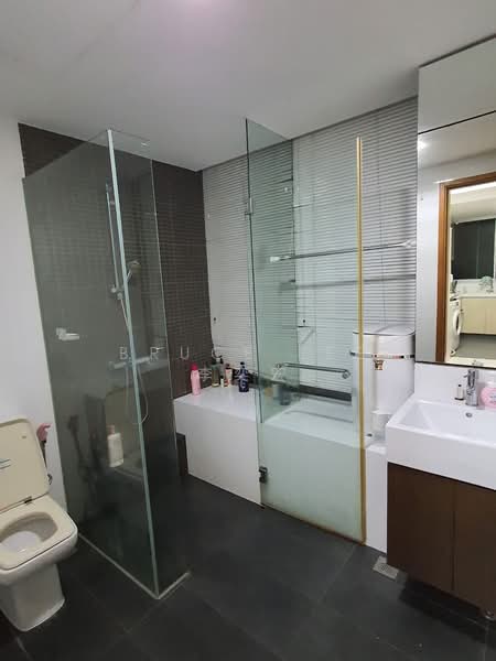 The Parc Condominium, 3 West Coast Walk, 2 Bedrooms, 980 sqft, Condominium For Rent, by Bruce Lee 李奕宏, 500113162 - Bathroom - PropertyGuru.com.sg