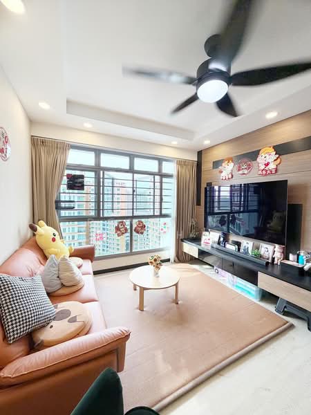 683A Edgedale Plains, 683A Edgedale Plains, 3 Bedrooms, 1,001 sqft, HDB Flat For Sale, by Donovan Seah, 500113165 - Living Room - PropertyGuru.com.sg