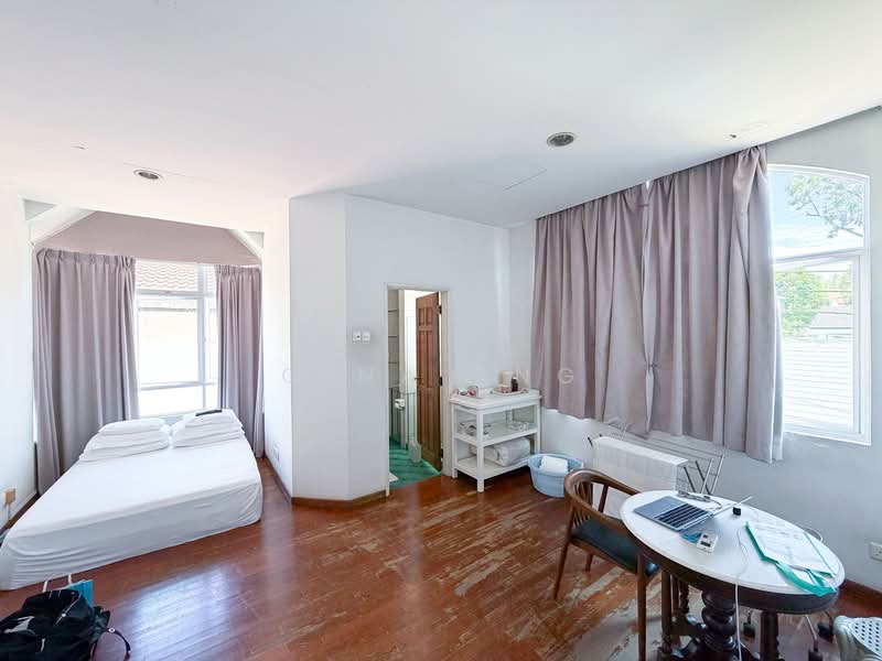 Charming Semi-d @District 10 Bukit Timah, Charming Semi-d near Sixth Avenue, 4 Bedrooms, 3,800 sqft, Semi-Detached House For Sale, by Gina Tng, 500113168 - Bedroom - PropertyGuru.com.sg