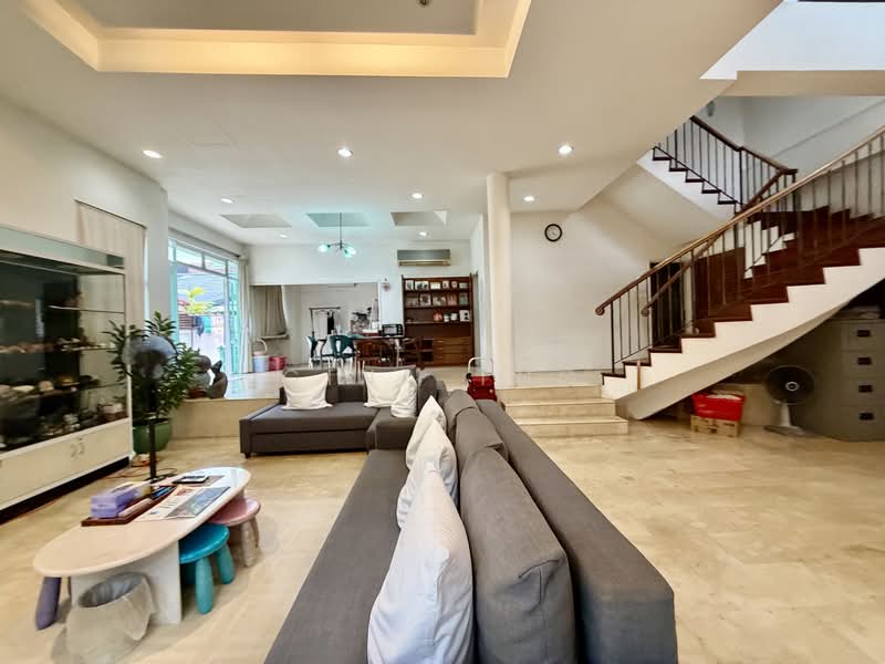 Charming Semi-d @District 10 Bukit Timah, Charming Semi-d near Sixth Avenue, 4 Bedrooms, 3,800 sqft, Semi-Detached House For Sale, by Gina Tng, 500113168 - Living Room - PropertyGuru.com.sg