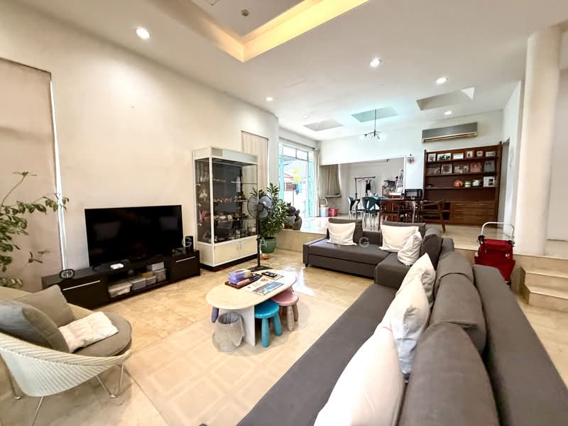 Charming Semi-d @District 10 Bukit Timah, Charming Semi-d near Sixth Avenue, 4 Bedrooms, 3,800 sqft, Semi-Detached House For Sale, by Gina Tng, 500113168 - Living Room - PropertyGuru.com.sg