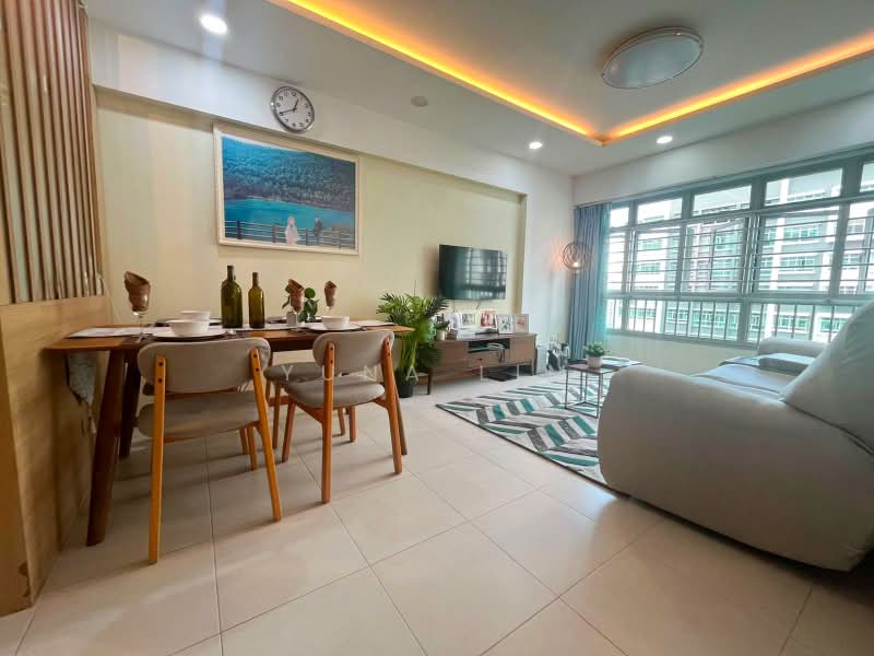 301C Punggol Central, 301C Punggol Central, 3 Bedrooms, 1,001 sqft, HDB Flat For Sale, by Yuna Lim, 500113201 - Living Room - PropertyGuru.com.sg