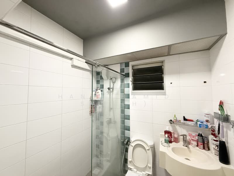 805C Keat Hong Close, 805C Keat Hong Close, 3 Bedrooms, 1,216 sqft, HDB Flat For Sale, by Hans (Hamid Salleh), 500113206 - Bathroom - PropertyGuru.com.sg