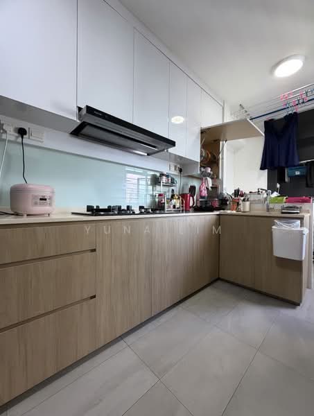 126A Edgedale Plains, 126A Edgedale Plains, 3 Bedrooms, 979 sqft, HDB Flat For Sale, by Yuna Lim, 500113207 - Kitchen - PropertyGuru.com.sg