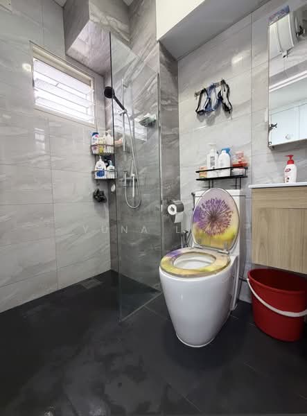 126A Edgedale Plains, 126A Edgedale Plains, 3 Bedrooms, 979 sqft, HDB Flat For Sale, by Yuna Lim, 500113207 - Bathroom - PropertyGuru.com.sg