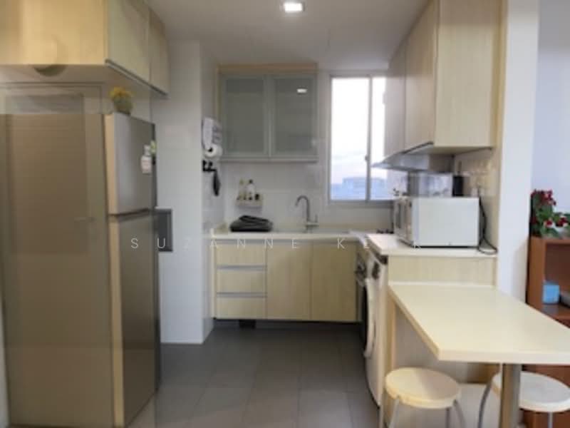 The Parc Condominium, 3 West Coast Walk, 1 Bedroom, 667 sqft, Condominium For Sale, by Suzanne Kerk, 500113213 - Kitchen - PropertyGuru.com.sg