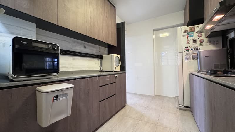 876C Tampines Avenue 8, 876C Tampines Avenue 8, 3 Bedrooms, 1,001 sqft, HDB Flat For Sale, by Eric Yeo, 500113221 - Kitchen - PropertyGuru.com.sg