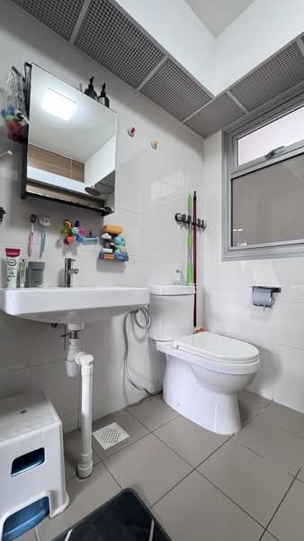 876C Tampines Avenue 8, 876C Tampines Avenue 8, 3 Bedrooms, 1,001 sqft, HDB Flat For Sale, by Eric Yeo, 500113221 - Bathroom - PropertyGuru.com.sg