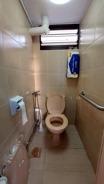 2 Tanjong Pagar Plaza, 2 Tanjong Pagar Plaza, 2 Bedrooms, 635 sqft, HDB Flat For Rent, by Tobio Sim, 500113225 - Bathroom - PropertyGuru.com.sg