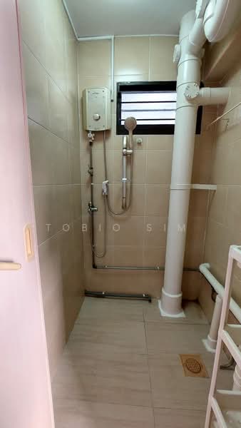 2 Tanjong Pagar Plaza, 2 Tanjong Pagar Plaza, 2 Bedrooms, 635 sqft, HDB Flat For Rent, by Tobio Sim, 500113225 - Bathroom - PropertyGuru.com.sg