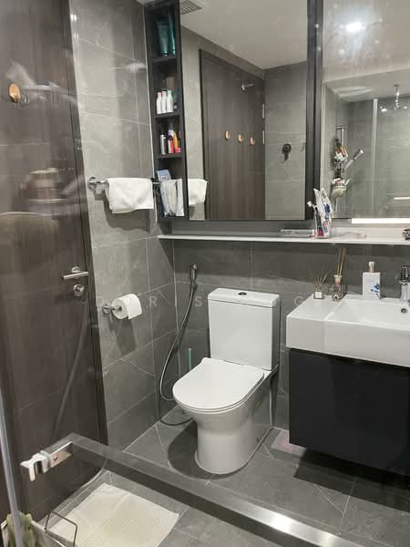 Riverfront Residences, 41 Hougang Avenue 7, 1 Bedroom, 517 sqft, Condominium For Sale, by Doris Ong, 500113227 - Bathroom - PropertyGuru.com.sg