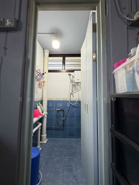 10 Haig Road, 10 Haig Road, 3 Bedrooms, 700 sqft, HDB Flat For Sale, by Susan Mariam (Amboi), 500113237 - Bathroom - PropertyGuru.com.sg