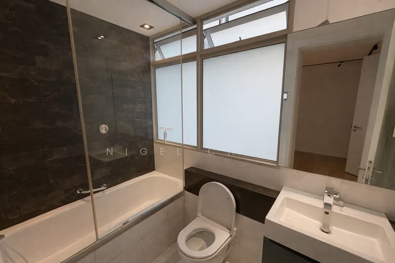 RV Residences, 469 River Valley Road, 3 Bedrooms, 861 sqft, Condominium For Rent, by Nigel Chow, 500113244 - Bathroom - PropertyGuru.com.sg