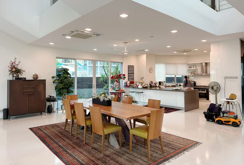 Wareham Road, Goodman Road, Crescent Road, Wareham Road, Poole Road, 8 Bedrooms, 8,000 sqft, Detached House For Sale, by Ng Siang Ling, 500113250 - Kitchen - PropertyGuru.com.sg