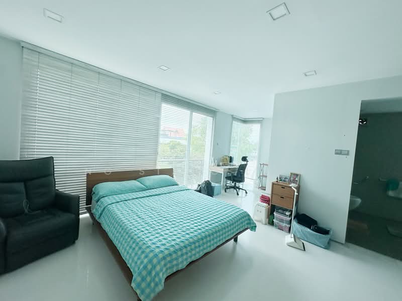 Modern House @ Goodman Road, Crescent Road, Wareham Road, Poole Road, Goodman Road, Crescent Road, Wareham Road, Poole Road, 8 Bedrooms, 8,500 sqft, Detached House For Sale, by Ng Siang Ling, 500113250 - Bedroom - PropertyGuru.com.sg