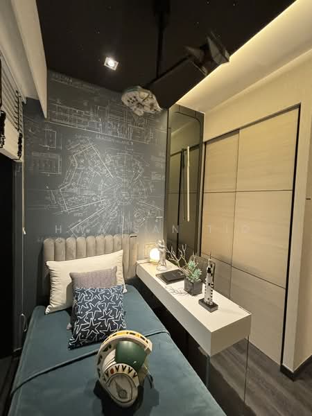 Blossoms By The Park, 9 Slim Barracks Rise, 2 Bedrooms, 678 sqft, Condominium For Sale, by Hwa San TIO, 500113263 - Bedroom - PropertyGuru.com.sg