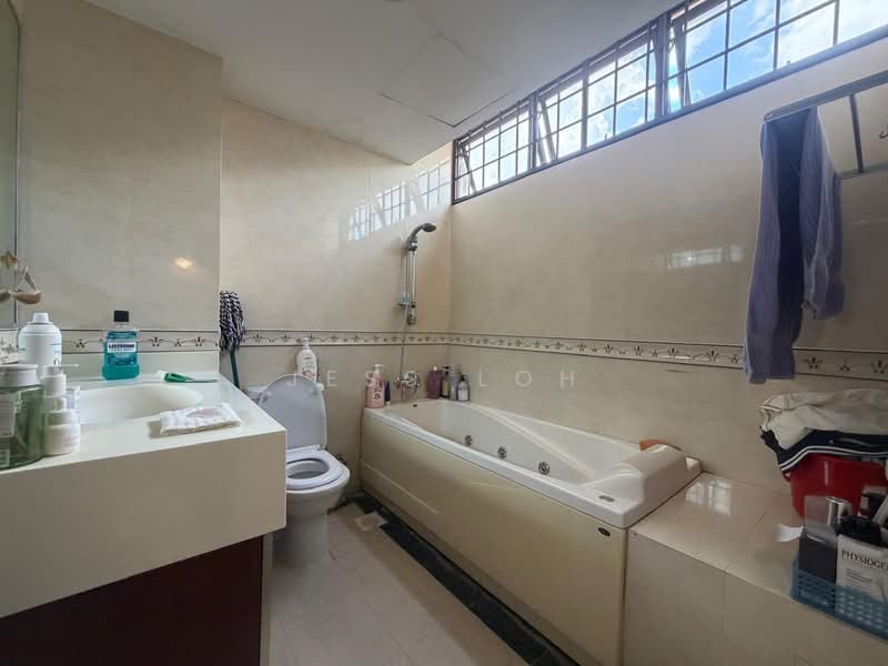 Chelsea Village, Jambol Place, 3 Bedrooms, 2,598 sqft, Terraced House For Sale, by Jess Loh, 500113268 - Bathroom - PropertyGuru.com.sg
