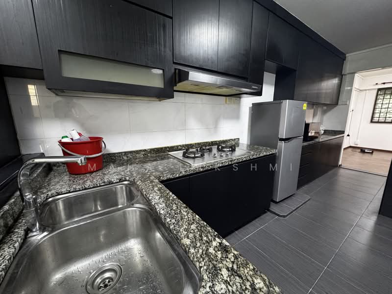 609 Yishun Street 61, 609 Yishun Street 61, 2 Bedrooms, 904 sqft, HDB Flat For Rent, by MAHA LAKSHMI, 500113272 - Kitchen - PropertyGuru.com.sg