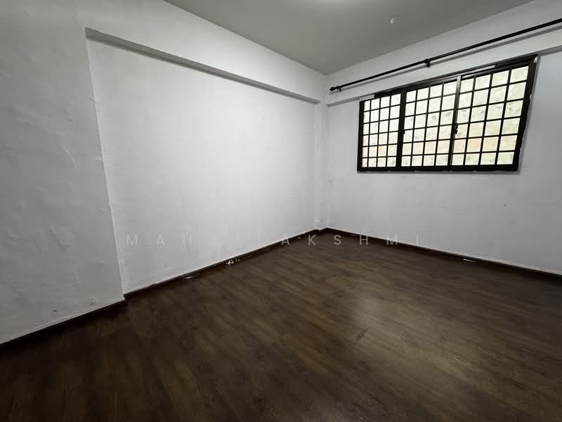 609 Yishun Street 61, 609 Yishun Street 61, 2 Bedrooms, 904 sqft, HDB Flat For Rent, by MAHA LAKSHMI, 500113272 - PropertyGuru.com.sg