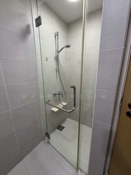 The Lakefront Residences, 46 Lakeside Drive, Room Rental, 100 sqft, Condominium For Rent, by Mandy Hsieh, 500113273 - Bathroom - PropertyGuru.com.sg