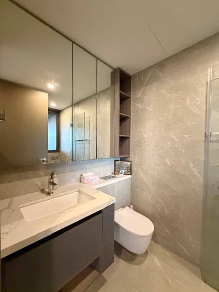 One-North Eden, 8 Slim Barracks Rise, 2 Bedrooms, 786 sqft, Condominium For Sale, by Qing Jie Ng, 500113276 - Bathroom - PropertyGuru.com.sg