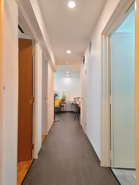 272A Punggol Walk, 272A Punggol Walk, 3 Bedrooms, 1,001 sqft, HDB Flat For Sale, by Elaine Tan, 500113288 - Corridor / walkway - PropertyGuru.com.sg