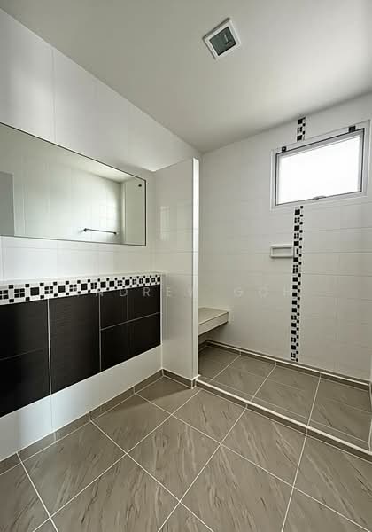 ⭐BAYSHORE PRIVACY⭐LAST OFFER $7.XXM⭐50M PARK⭐私密性佳⭐, 6 ENSUITE ROOMS | MOVE IN READY | 14M FRONTAGE | POOL, 7 Bedrooms, 5,700 sqft, Semi-Detached House For Sale, by Andrew Goh, 500113316 - Bathroom - PropertyGuru.com.sg