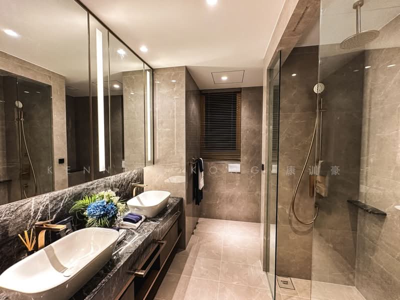 Grand Dunman, 2 Dunman Road, 5 Bedrooms, 2,131 sqft, Condominium For Sale, by Kenneth Kong 康训豪, 500113317 - Master Bath - PropertyGuru.com.sg