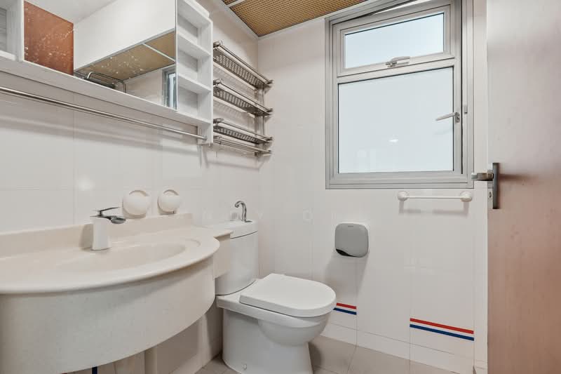 232B Sumang Lane, 232B Sumang Lane, 3 Bedrooms, 1,216 sqft, HDB Flat For Sale, by Andy Ong, 500113318 - Master Bath - PropertyGuru.com.sg