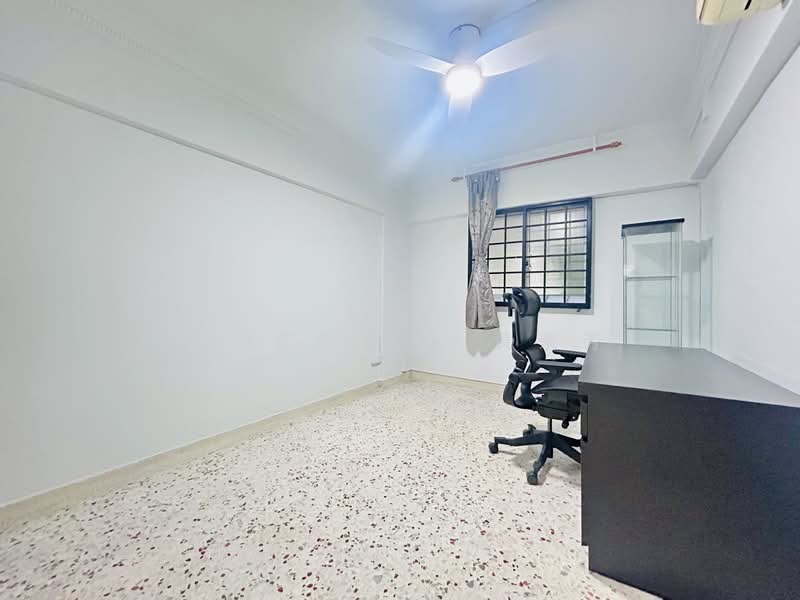 211 Ang Mo Kio Avenue 3, 211 Ang Mo Kio Avenue 3, 2 Bedrooms, 721 sqft, HDB Flat For Rent, by Alice Ng 黄素芳, 500113321 - Study - PropertyGuru.com.sg