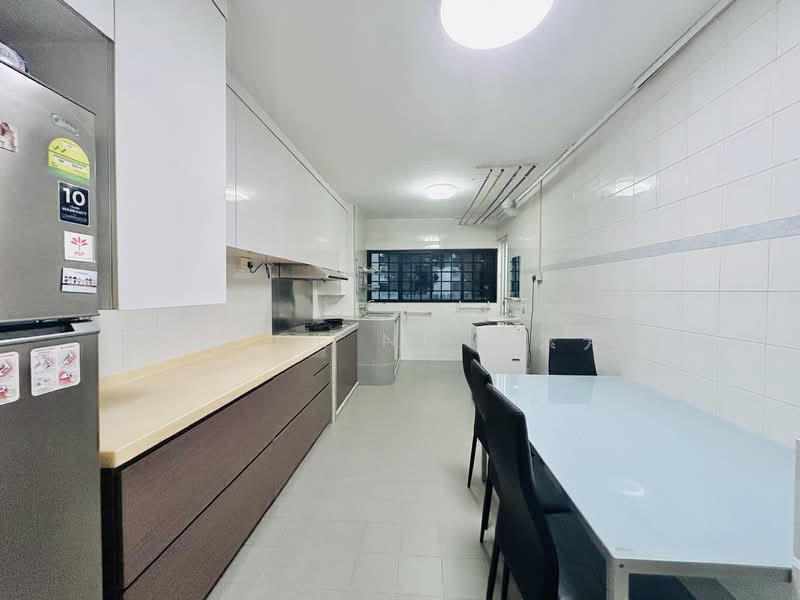 211 Ang Mo Kio Avenue 3, 211 Ang Mo Kio Avenue 3, 2 Bedrooms, 721 sqft, HDB Flat For Rent, by Alice Ng 黄素芳, 500113321 - Kitchen - PropertyGuru.com.sg