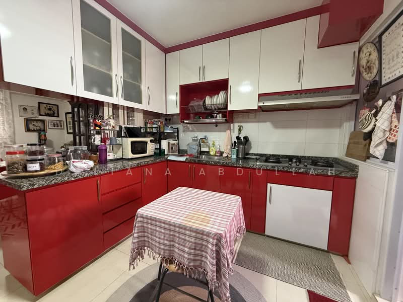 755 Pasir Ris Street 71, 755 Pasir Ris Street 71, 3 Bedrooms, 1,119 sqft, HDB Flat For Sale, by Daliana Abdullah, 500113331 - Kitchen - PropertyGuru.com.sg