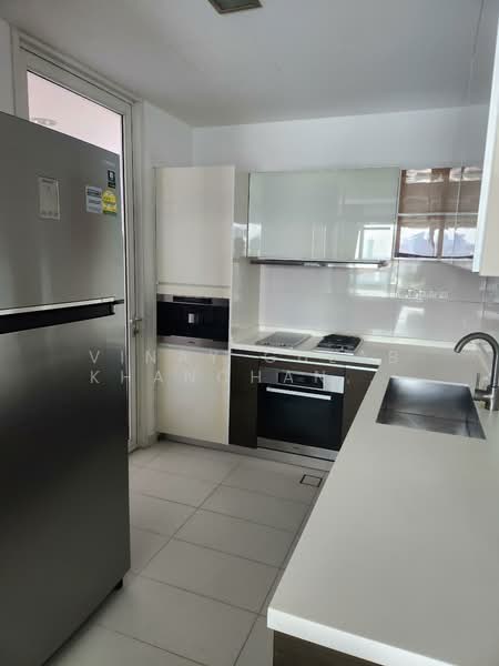 The Residences at W Sentosa Cove, 1 Ocean Way, 3 Bedrooms, 1,658 sqft, Condominium For Rent, by Vinay Gulab Khanchandani ( Vincent ), 500113333 - Kitchen - PropertyGuru.com.sg