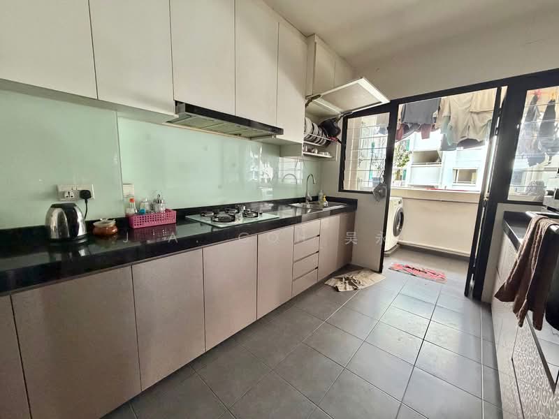 261B Punggol Way, 261B Punggol Way, 3 Bedrooms, 1,216 sqft, HDB Flat For Sale, by J.A. Goh 吴永益, 500113343 - Kitchen - PropertyGuru.com.sg
