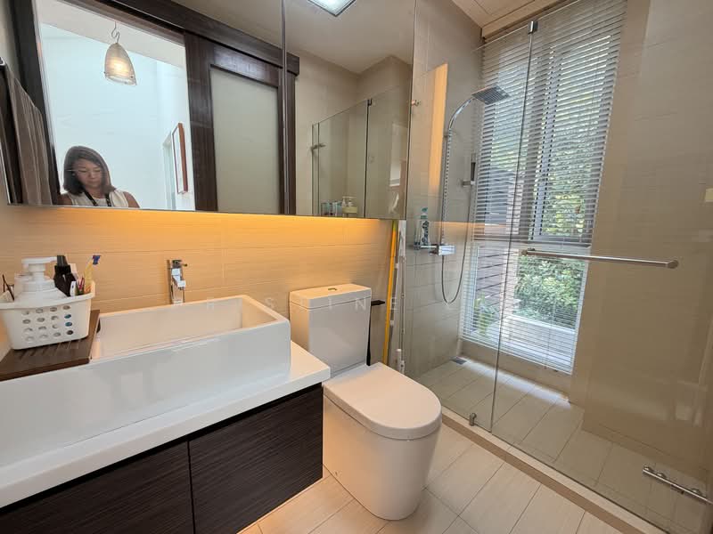Cluster Landed Home within 1km Raffles Girls School, , 5 Bedrooms, 2,991 sqft, Cluster House For Sale, by Pristine Lim, 500113346 - Bathroom - PropertyGuru.com.sg
