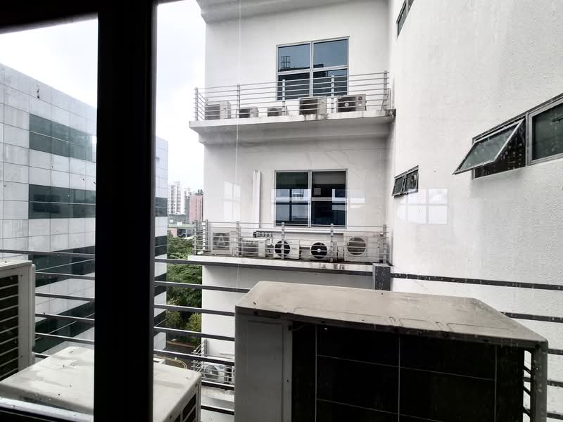 Petro Centre, 5 Jalan Kilang Barat, 1,744 sqft, Light Industrial (B1) For Rent, by Sam Yap, 500113365 - Balcony - CommercialGuru.com.sg