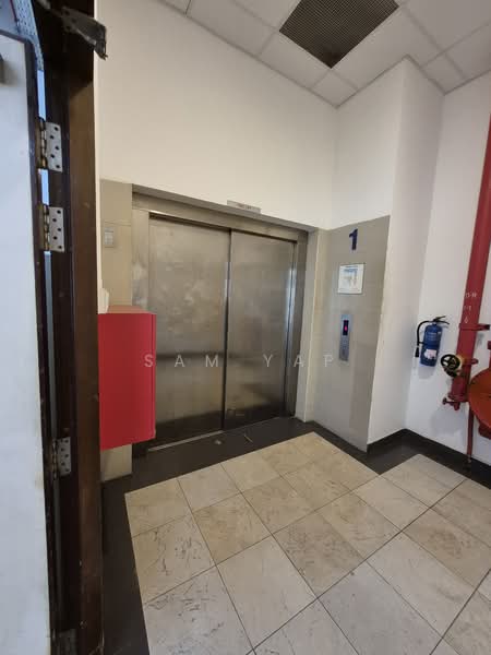 Petro Centre, 5 Jalan Kilang Barat, 1,744 sqft, Light Industrial (B1) For Rent, by Sam Yap, 500113365 - Corridor - CommercialGuru.com.sg