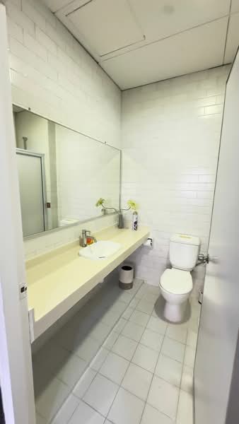 Holland Grove, 3 Holland Grove View, 5 Bedrooms, 5,000 sqft, Bungalow House For Rent, by James Tan, 500113378 - Bathroom - PropertyGuru.com.sg