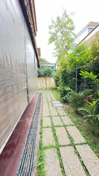 Holland Grove, 3 Holland Grove View, 5 Bedrooms, 5,000 sqft, Bungalow House For Rent, by James Tan, 500113378 - Exterior - PropertyGuru.com.sg