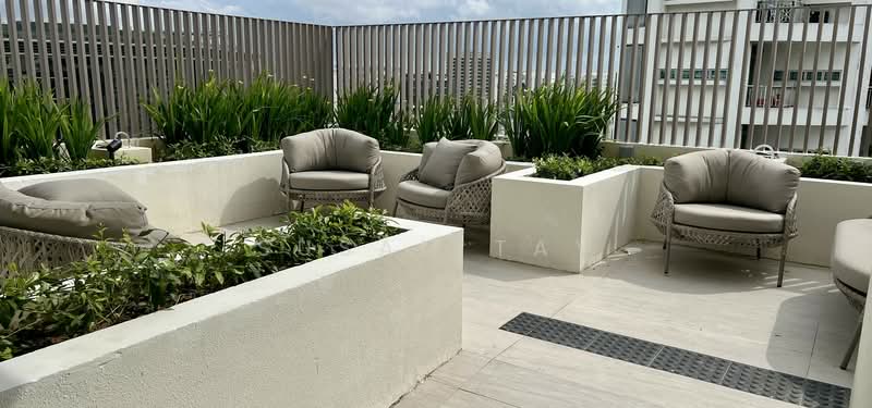 Coastline Residences, 7 Amber Road, 2 Bedrooms, 710 sqft, Condominium For Sale, by Susan Tay, 500113389 - Lounging Area @ L20 - PropertyGuru.com.sg