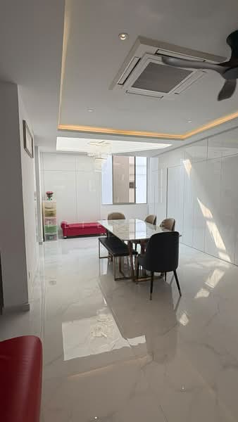 Parc Vista, 460 Corporation Road, 3 Bedrooms, 2,034 sqft, Condominium For Sale, by Peter Lee, 500113392 - Dining Room - PropertyGuru.com.sg