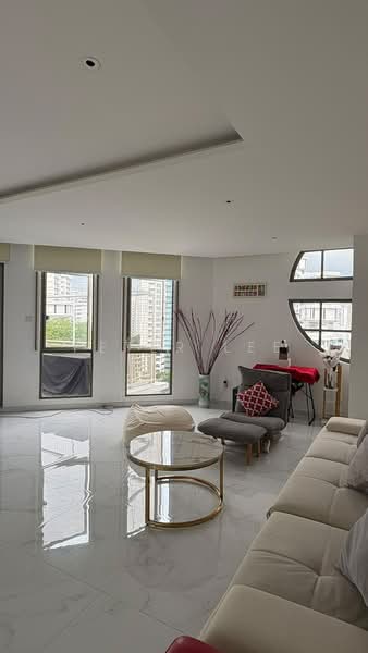 Parc Vista, 460 Corporation Road, 3 Bedrooms, 2,034 sqft, Condominium For Sale, by Peter Lee, 500113392 - Living Room - PropertyGuru.com.sg