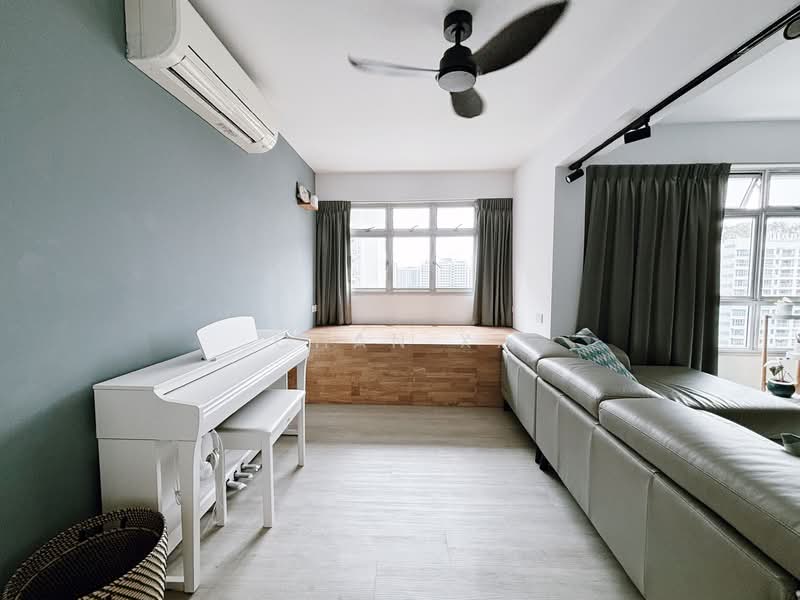 673A Edgefield Plains, 673A Edgefield Plains, 3 Bedrooms, 969 sqft, HDB Flat For Sale, by Chan Xi, 500113394 - Living Room - PropertyGuru.com.sg