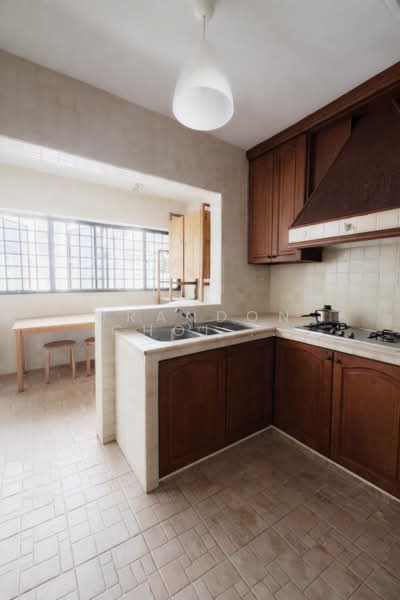 110 Rivervale Walk, 110 Rivervale Walk, 3 Bedrooms, 1,313 sqft, HDB Flat For Sale, by Brandon Choi Yong Suk, 500113401 - Kitchen - PropertyGuru.com.sg